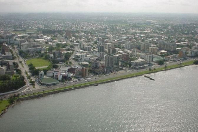 Udsigt over Libreville. https://upload.wikimedia.org/wikipedia/commons/8/83/Libreville.jpg