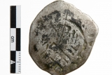 Denne lille, sjældne mønt blev fundet i jorden på Lolland.