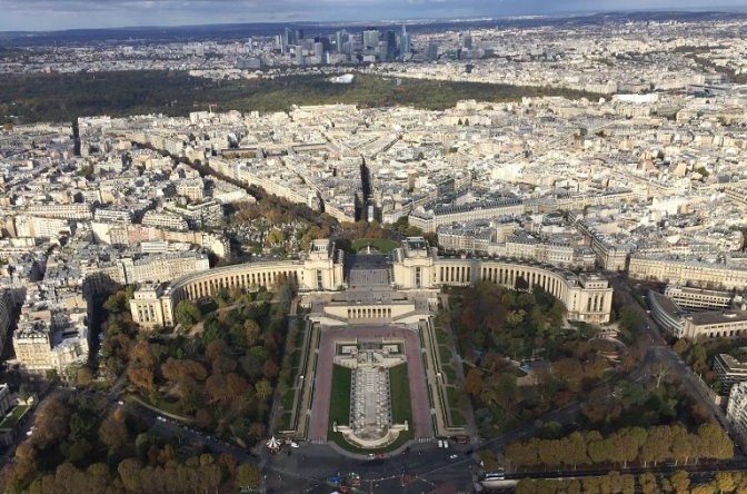 Paris&#039; skyline fra toppe af Eiffeltårnet