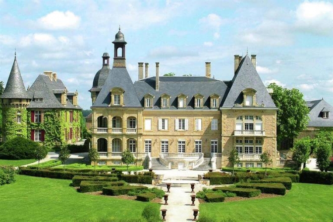 Er man til overdådig luksus, så er et ophold på en fransk slot sagen.