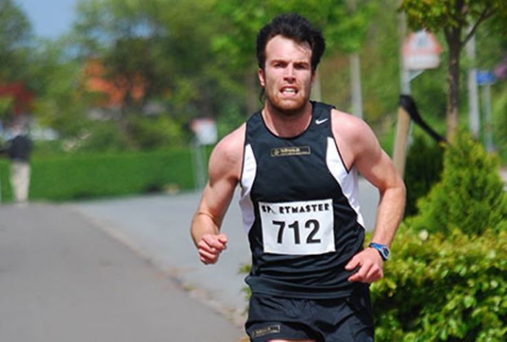 Energiske Anders Juul Jensen vil løbe mindst 180 kilometer på et døgn for at skaffe penge til Kræftens Bekæmpelse.
