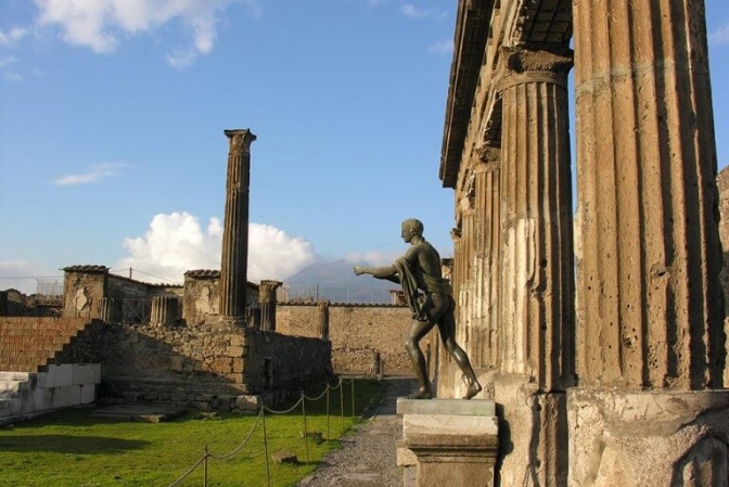 Historien er fastfrosset i Pompei og giver et godt indtryk af livet i dengang.