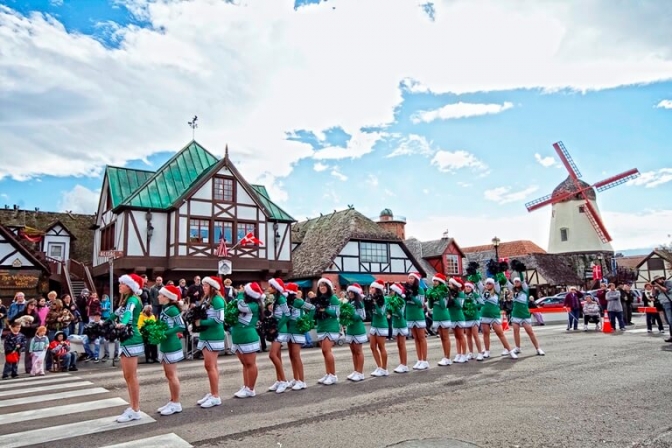 Juleparade i danskerbyen Solvang i Californien, USA.