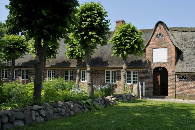 Smuk marskgård fra Sønder Sejerslev i det vestlige Sønderjylland. Beboerne var dansksindede under under den tyske besættelse fra 1864 - 1920. 