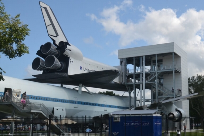 Rumfærgen på jumbojetten kan ses på Space Center Houston i Texas.