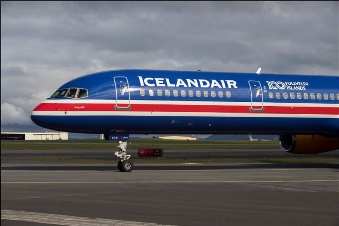 Icelandair flyver nu iklædt flaget