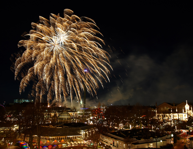 Tivoli slutter året med et brag i festlige farver