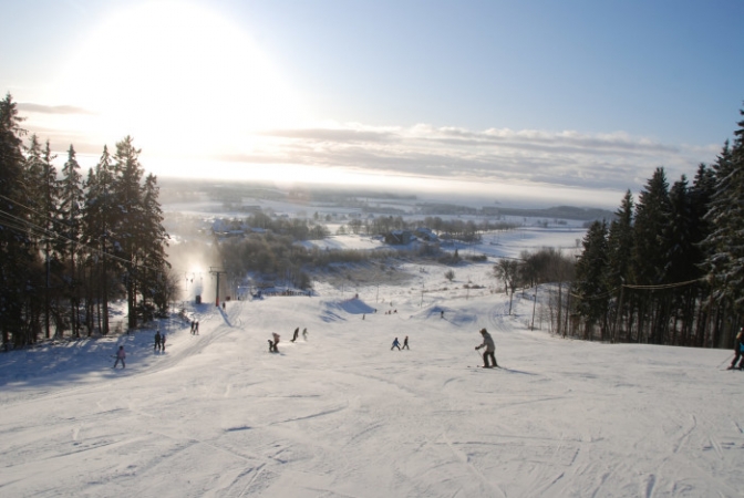 Skiferie er noget, som de fleste børn kan lide.